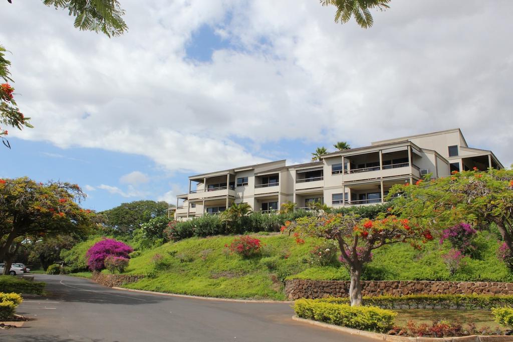 Wailea Ekolu Village  offer residents one or two bedroom condos