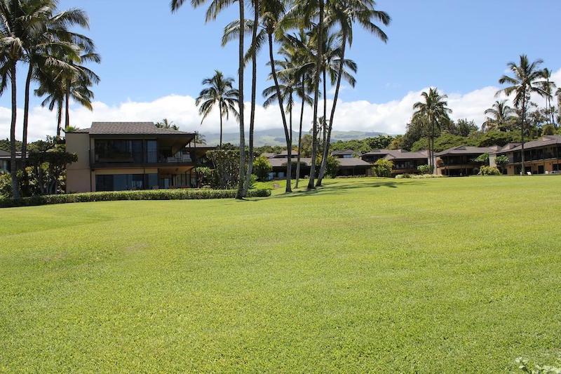 A community feel permeates these grounds at Wailea Elua Village