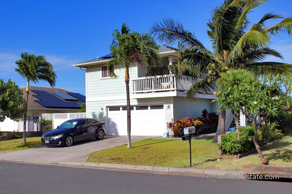 Here's another example of two story home in Nanea at Kehalani.