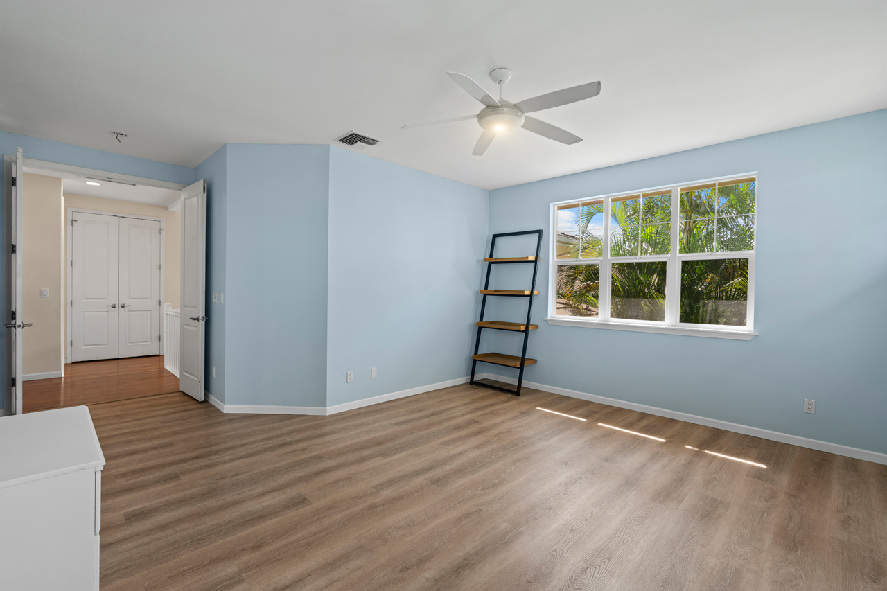 Primary Suite: Bedroom